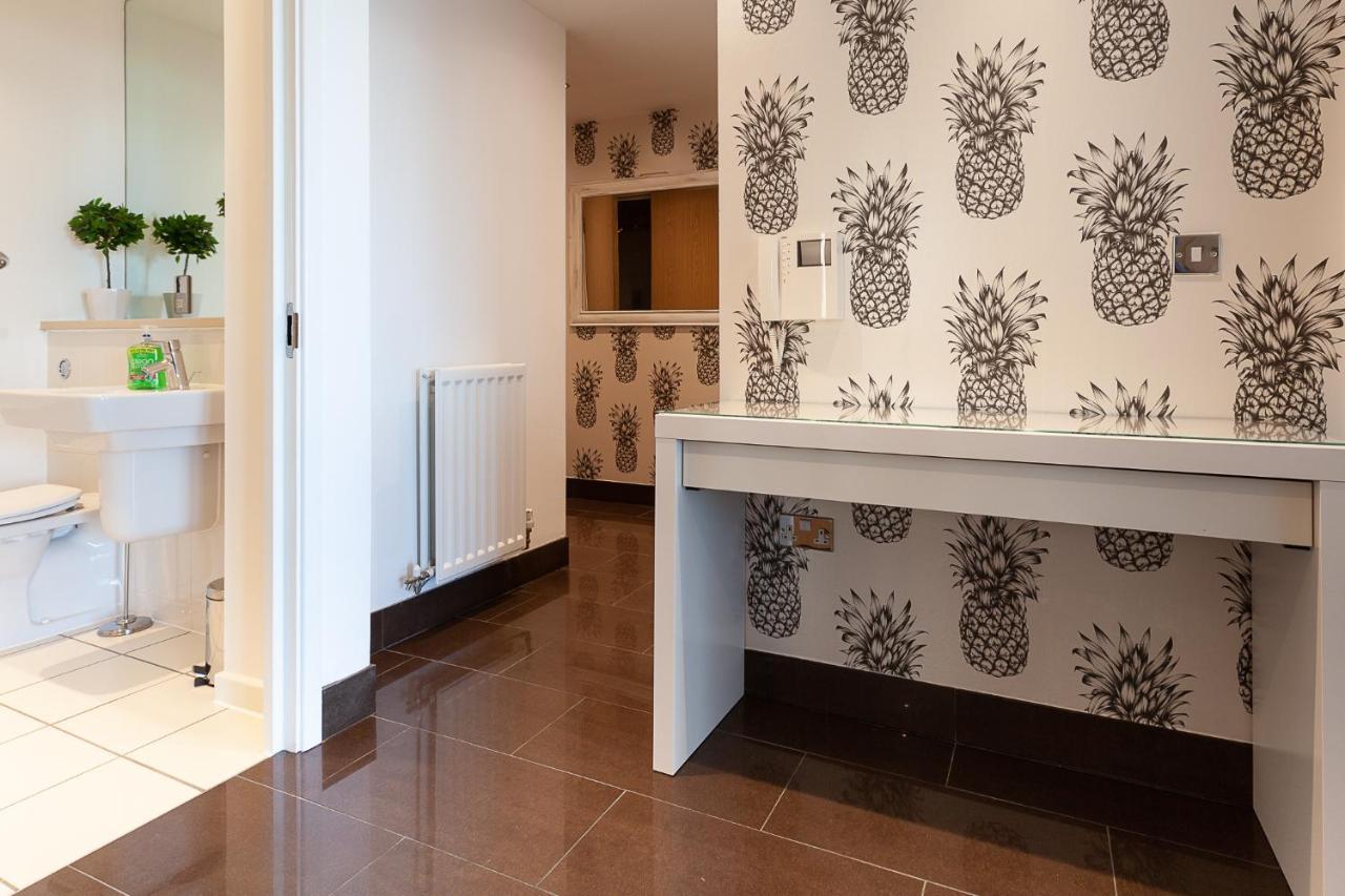 2 Bedroom 2 Bathroom Apartment In Central Milton Keynes With Free Parking And Smart Tv - Contractors, Relocation, Business Travellers Extérieur photo