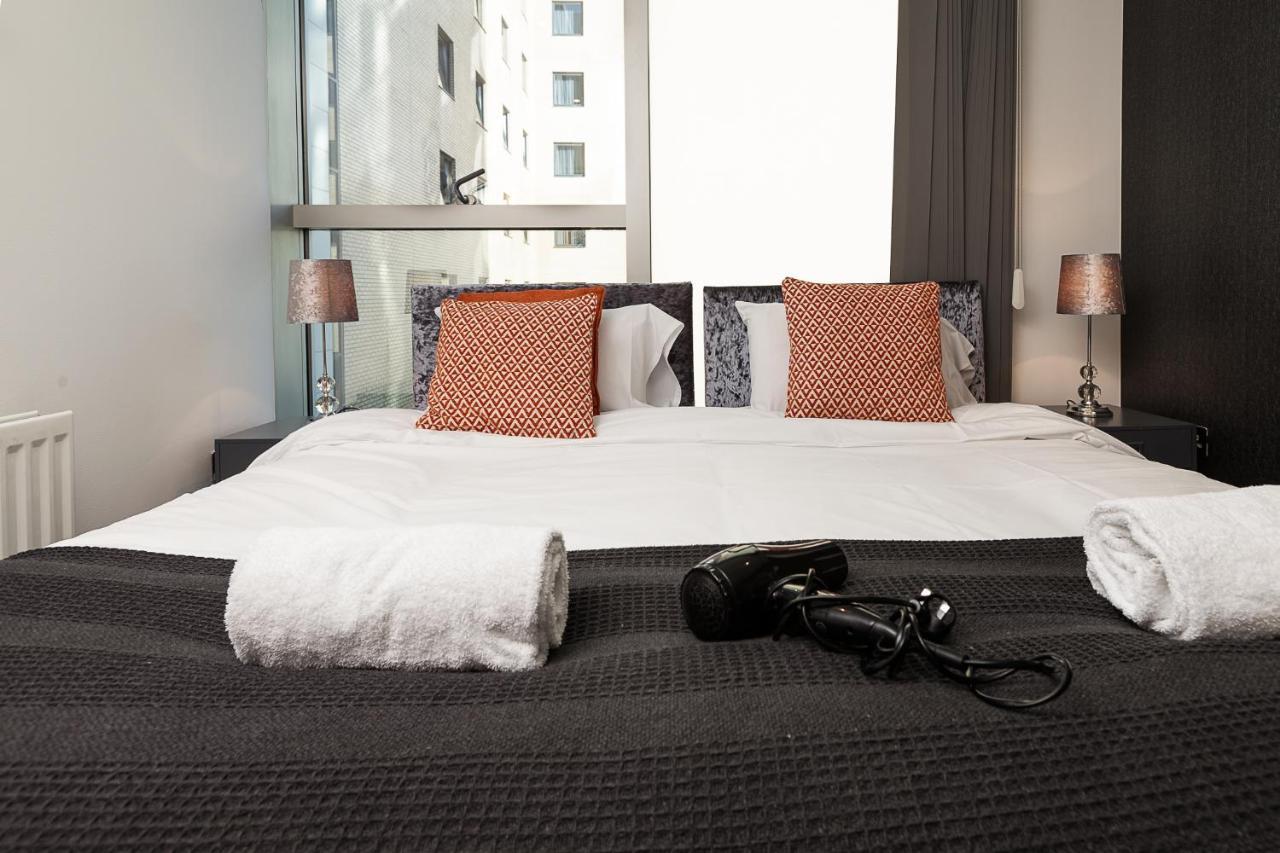 2 Bedroom 2 Bathroom Apartment In Central Milton Keynes With Free Parking And Smart Tv - Contractors, Relocation, Business Travellers Extérieur photo