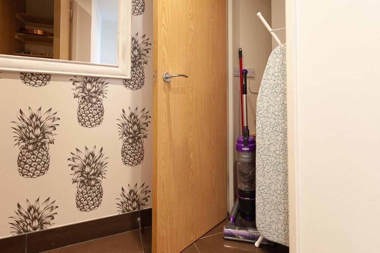2 Bedroom 2 Bathroom Apartment In Central Milton Keynes With Free Parking And Smart Tv - Contractors, Relocation, Business Travellers Extérieur photo
