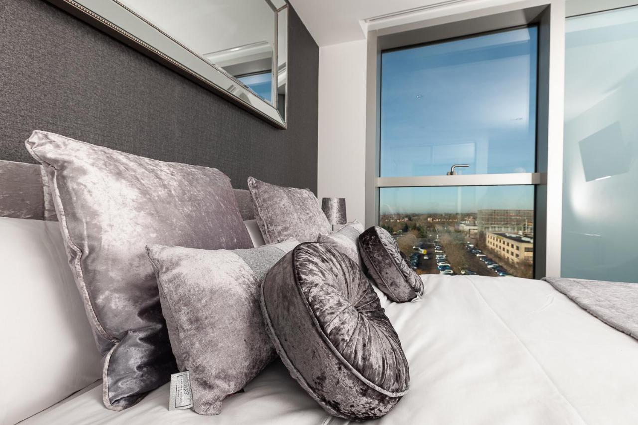 2 Bedroom 2 Bathroom Apartment In Central Milton Keynes With Free Parking And Smart Tv - Contractors, Relocation, Business Travellers Extérieur photo