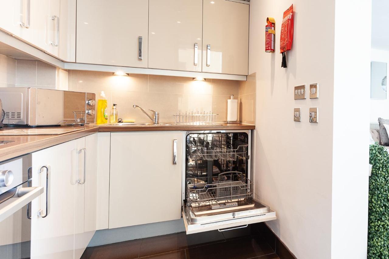 2 Bedroom 2 Bathroom Apartment In Central Milton Keynes With Free Parking And Smart Tv - Contractors, Relocation, Business Travellers Extérieur photo